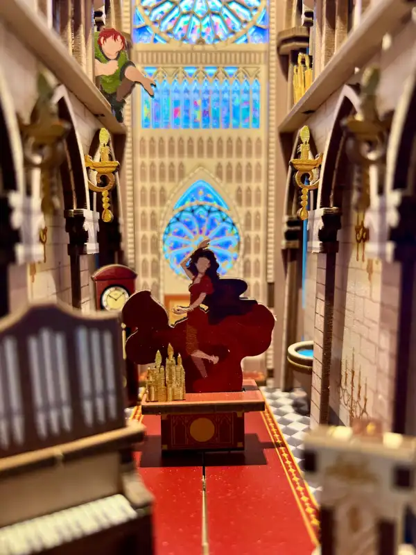 Book Nook Notre Dame de Paris - Image 4